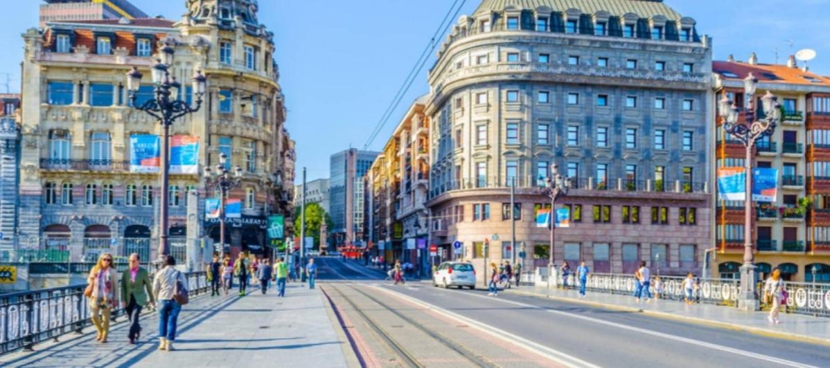 A 5 Minutos Andando Del Casco Viejo, Ayuntamiento, Plaza Circular Y Gran Via De Bilbao Y Proximo A Las 2 Lineas De Metro Exteriér fotografie
